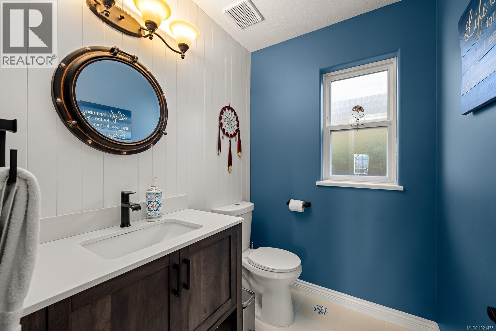 1418 Valley View Dr, Courtenay, British Columbia