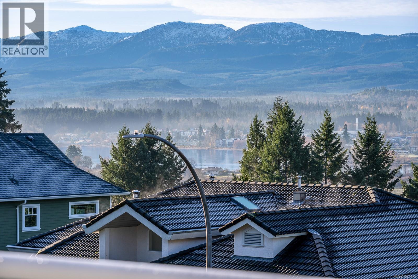 1418 Valley View Dr, Courtenay, British Columbia