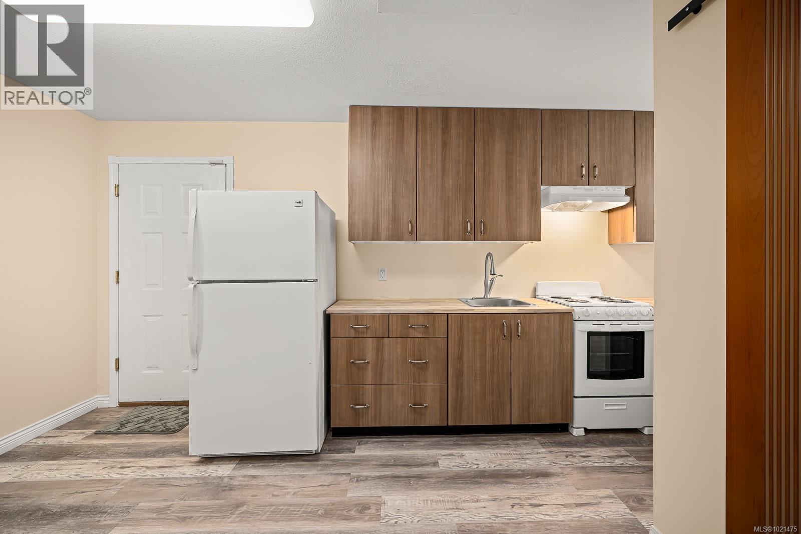 1418 Valley View Dr, Courtenay, British Columbia