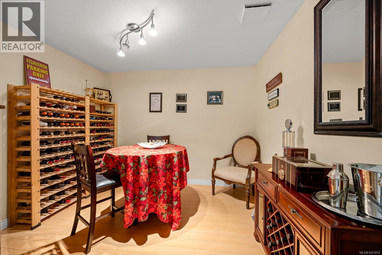 1418 Valley View Dr, Courtenay, British Columbia