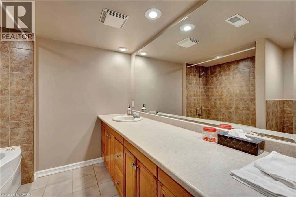 131 East 42nd Street, Hamilton, Ontario