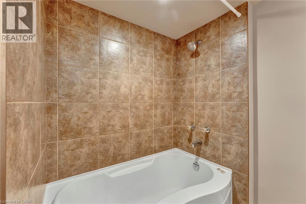 131 East 42nd Street, Hamilton, Ontario