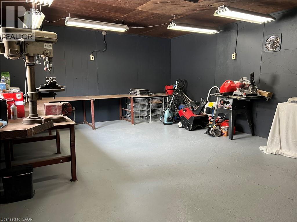 131 East 42nd Street, Hamilton, Ontario