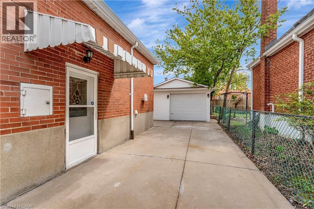 131 East 42nd Street, Hamilton, Ontario