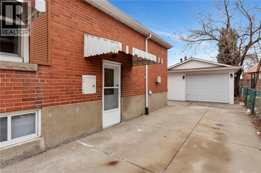 131 East 42nd Street, Hamilton, Ontario