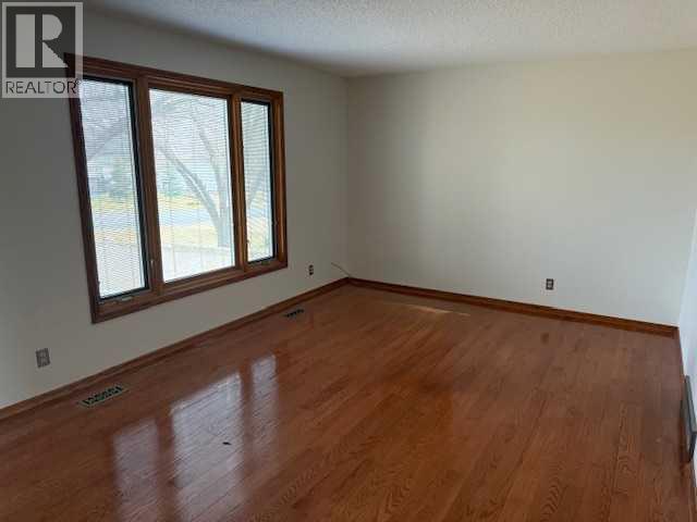 10 Main Street, Munson, Alberta