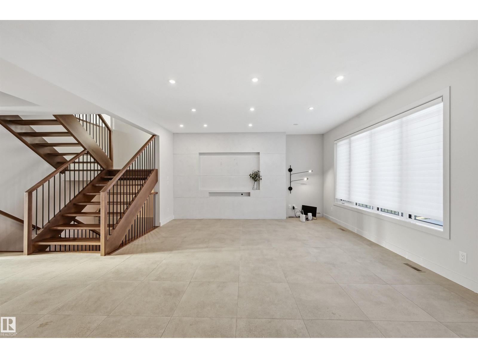 6038 Crawford Dr Sw, Edmonton, Alberta