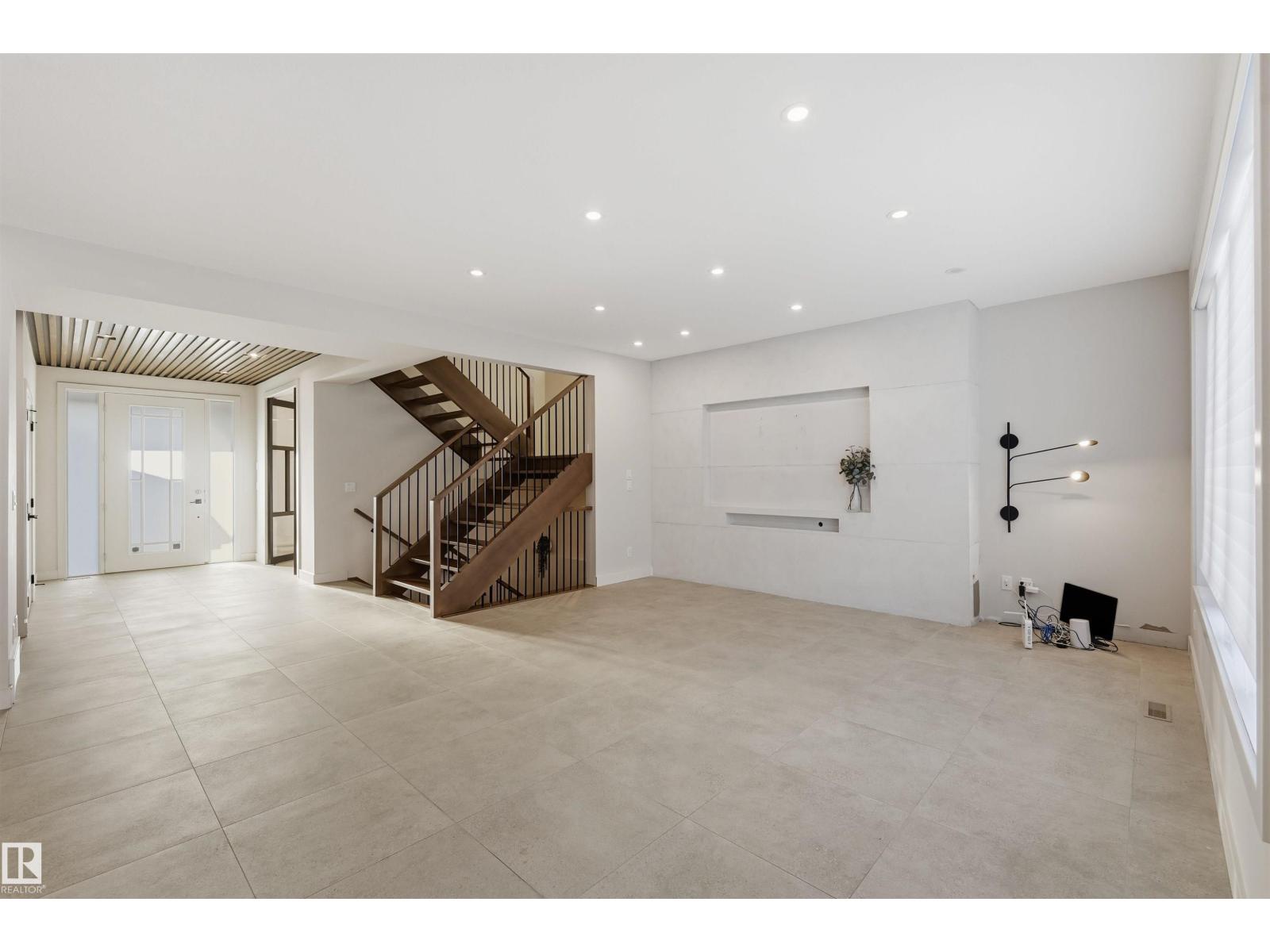 6038 Crawford Dr Sw, Edmonton, Alberta