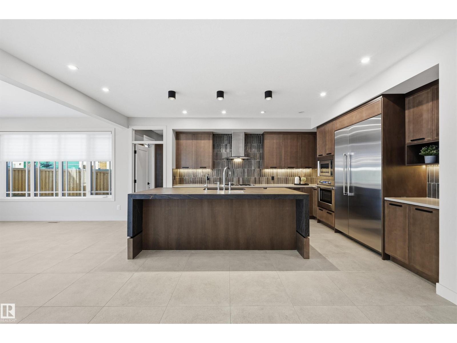 6038 Crawford Dr Sw, Edmonton, Alberta