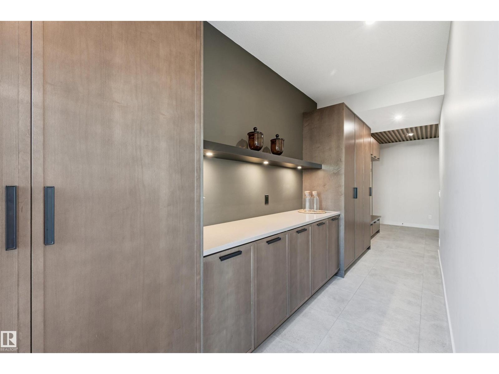 6038 Crawford Dr Sw, Edmonton, Alberta