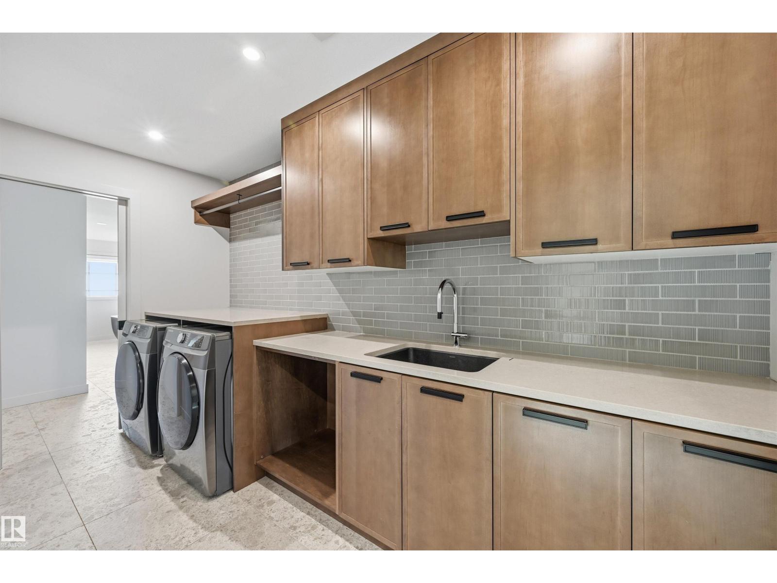 6038 Crawford Dr Sw, Edmonton, Alberta