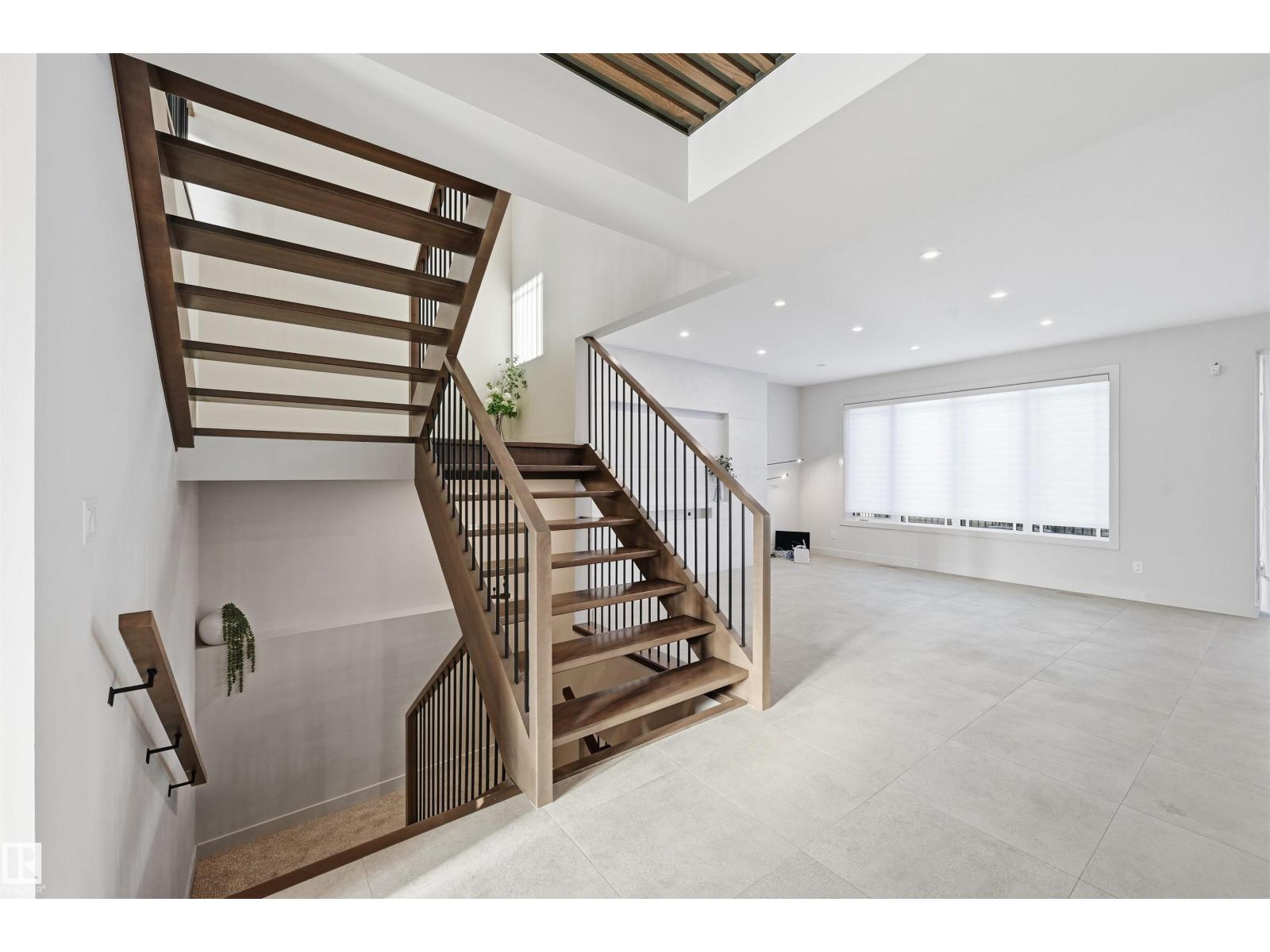 6038 Crawford Dr Sw, Edmonton, Alberta