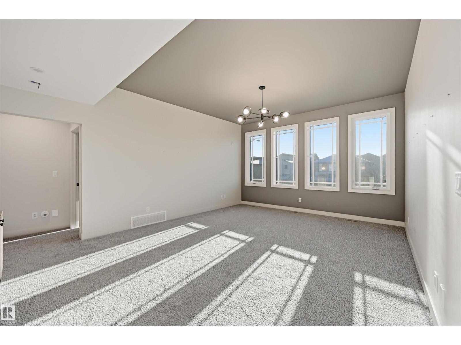 6038 Crawford Dr Sw, Edmonton, Alberta