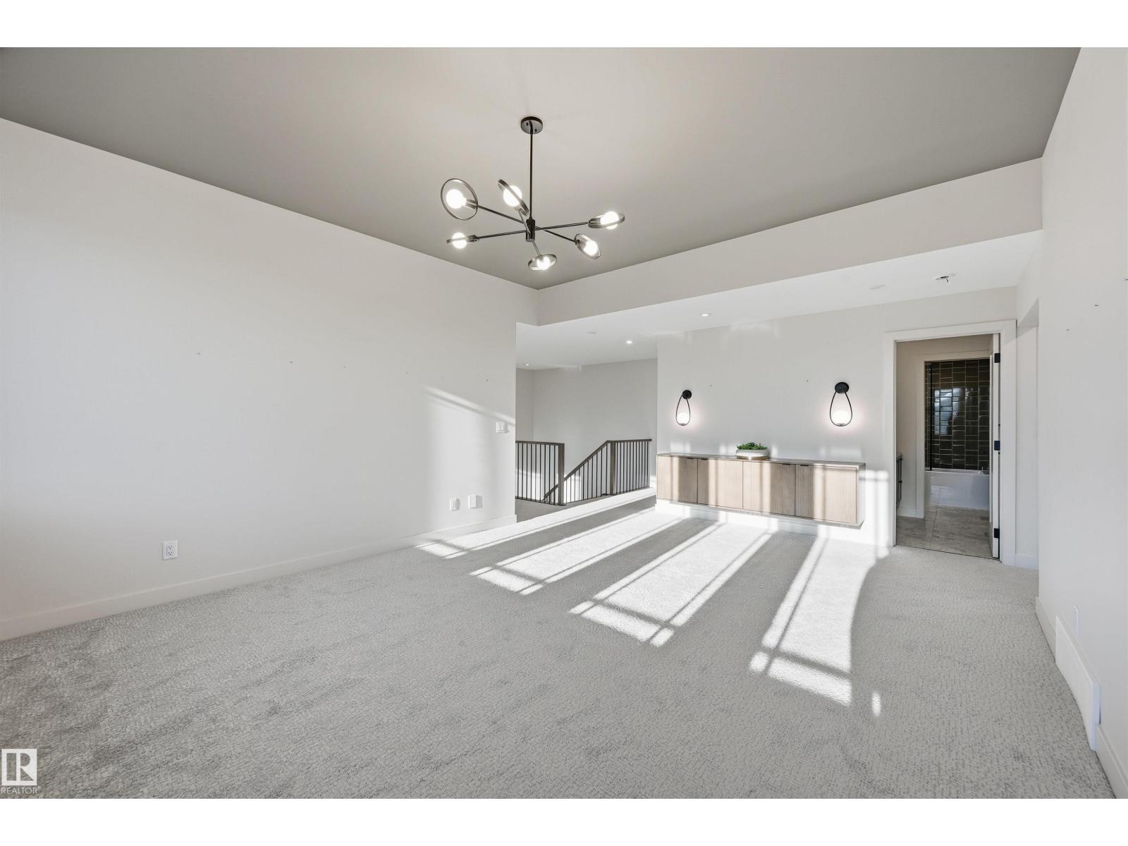 6038 Crawford Dr Sw, Edmonton, Alberta