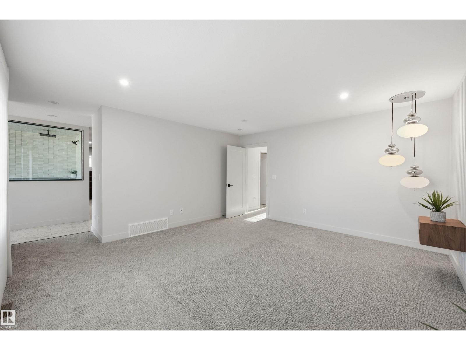 6038 Crawford Dr Sw, Edmonton, Alberta