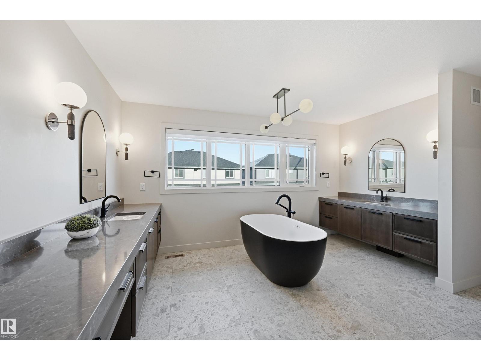 6038 Crawford Dr Sw, Edmonton, Alberta