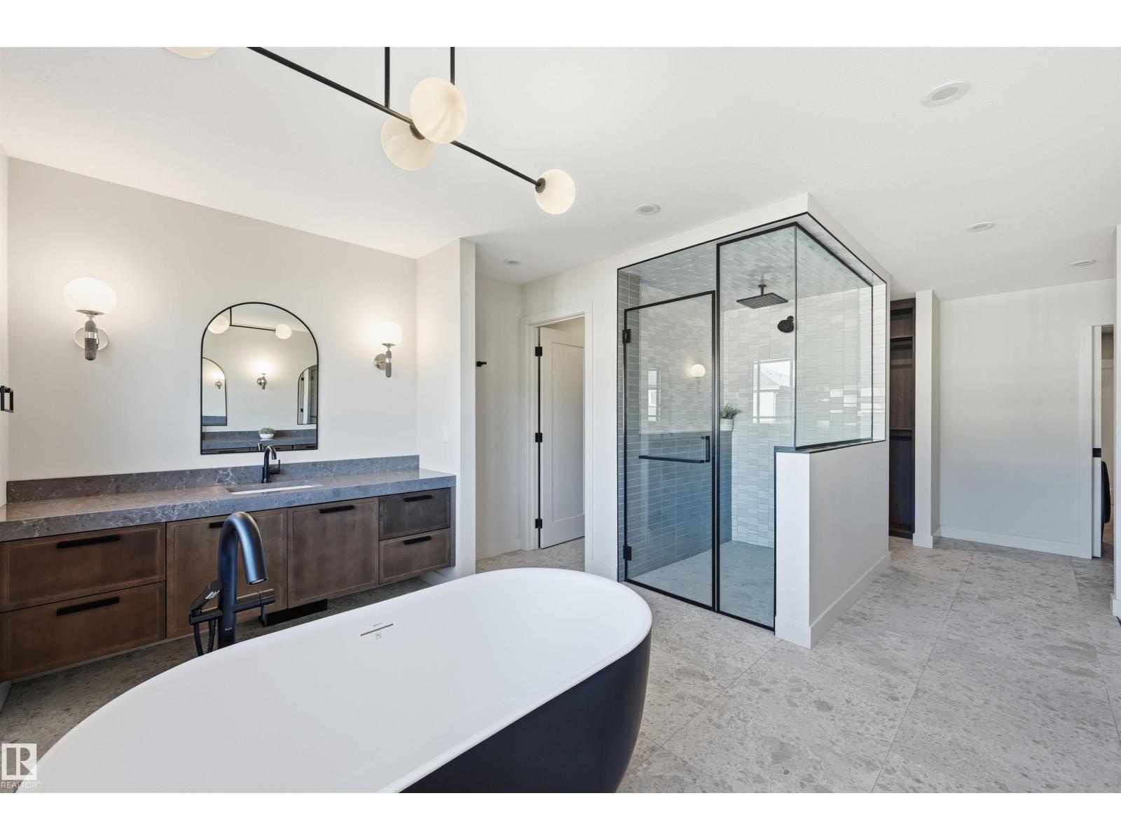 6038 Crawford Dr Sw, Edmonton, Alberta