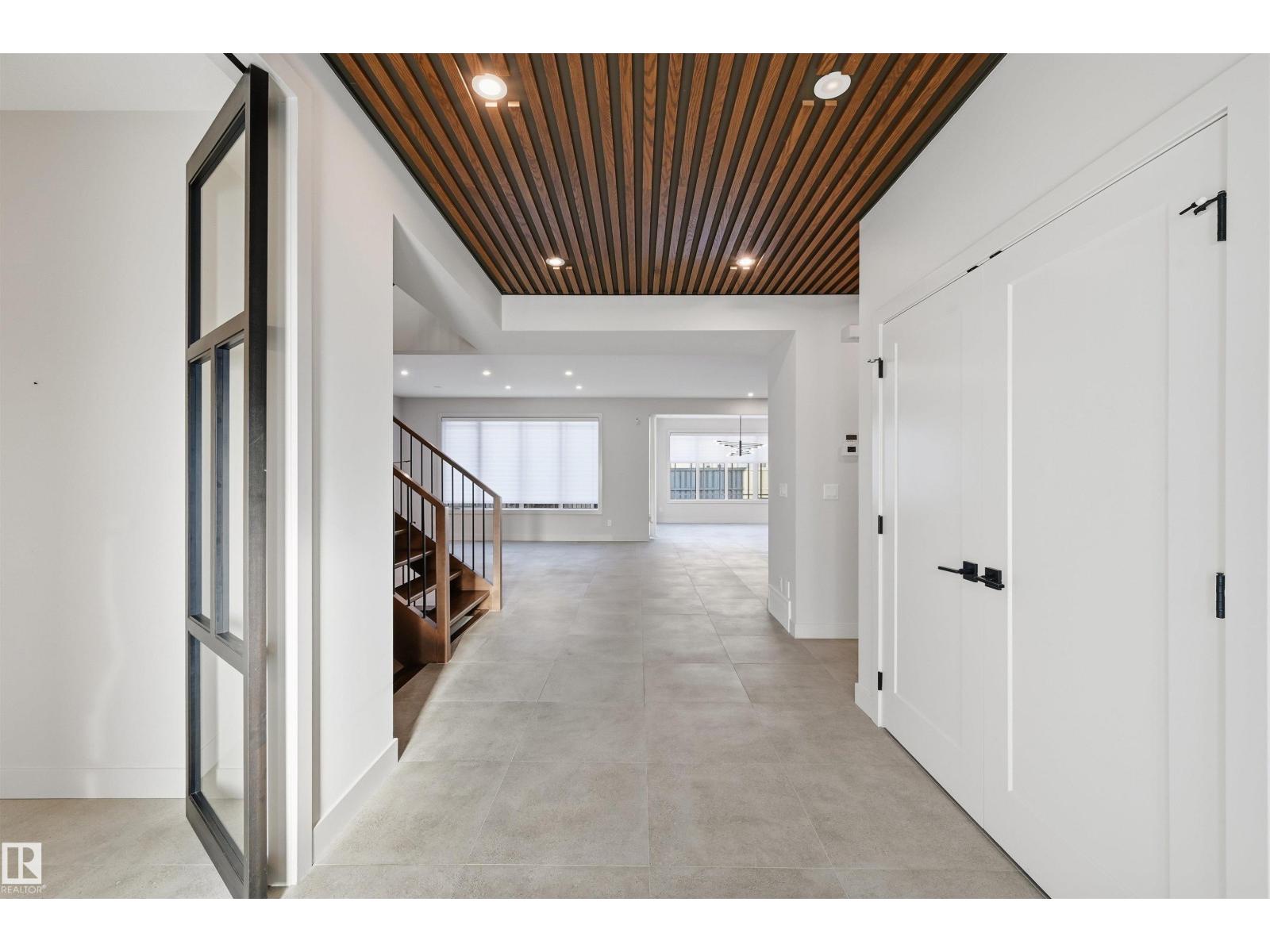 6038 Crawford Dr Sw, Edmonton, Alberta