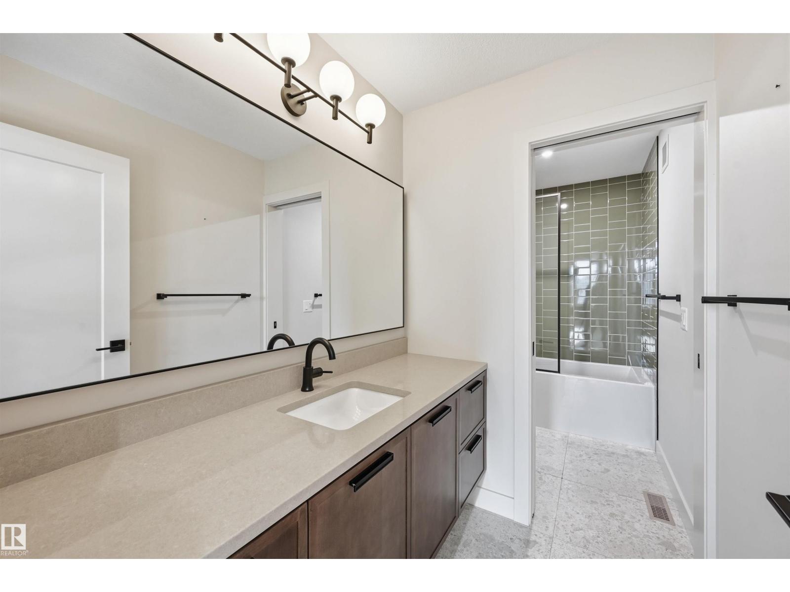 6038 Crawford Dr Sw, Edmonton, Alberta