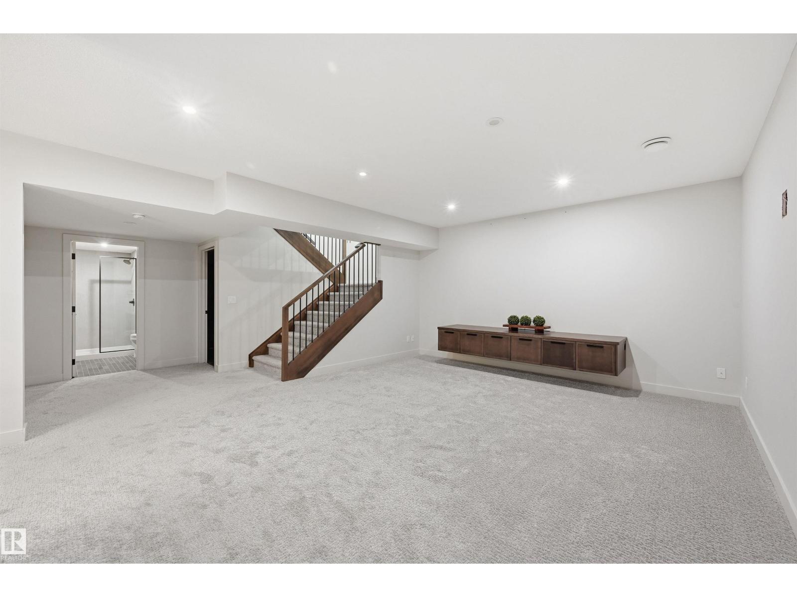 6038 Crawford Dr Sw, Edmonton, Alberta