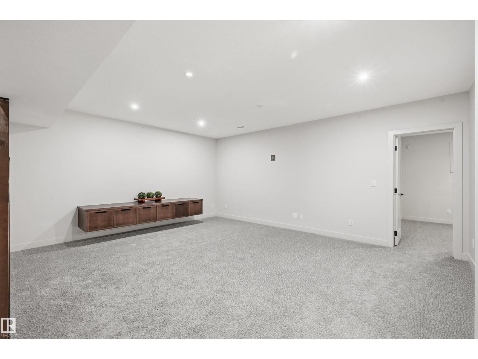 6038 Crawford Dr Sw, Edmonton, Alberta