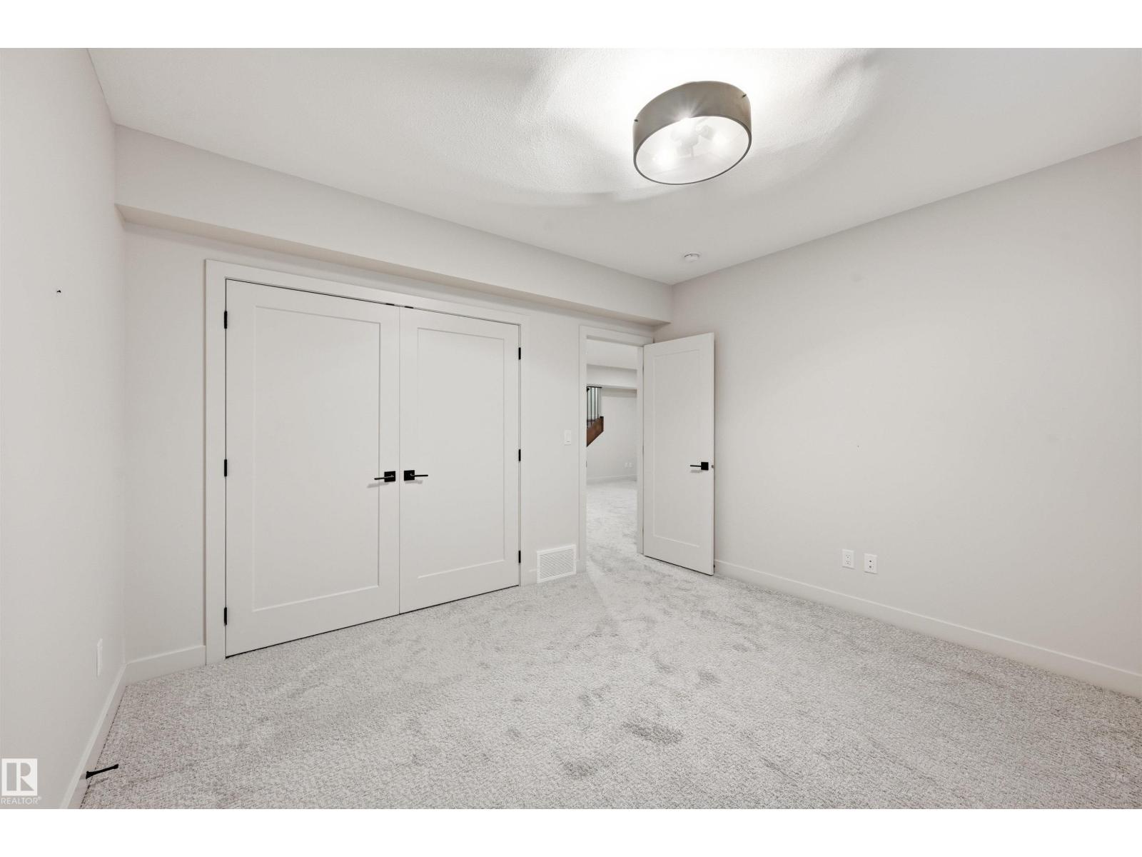 6038 Crawford Dr Sw, Edmonton, Alberta