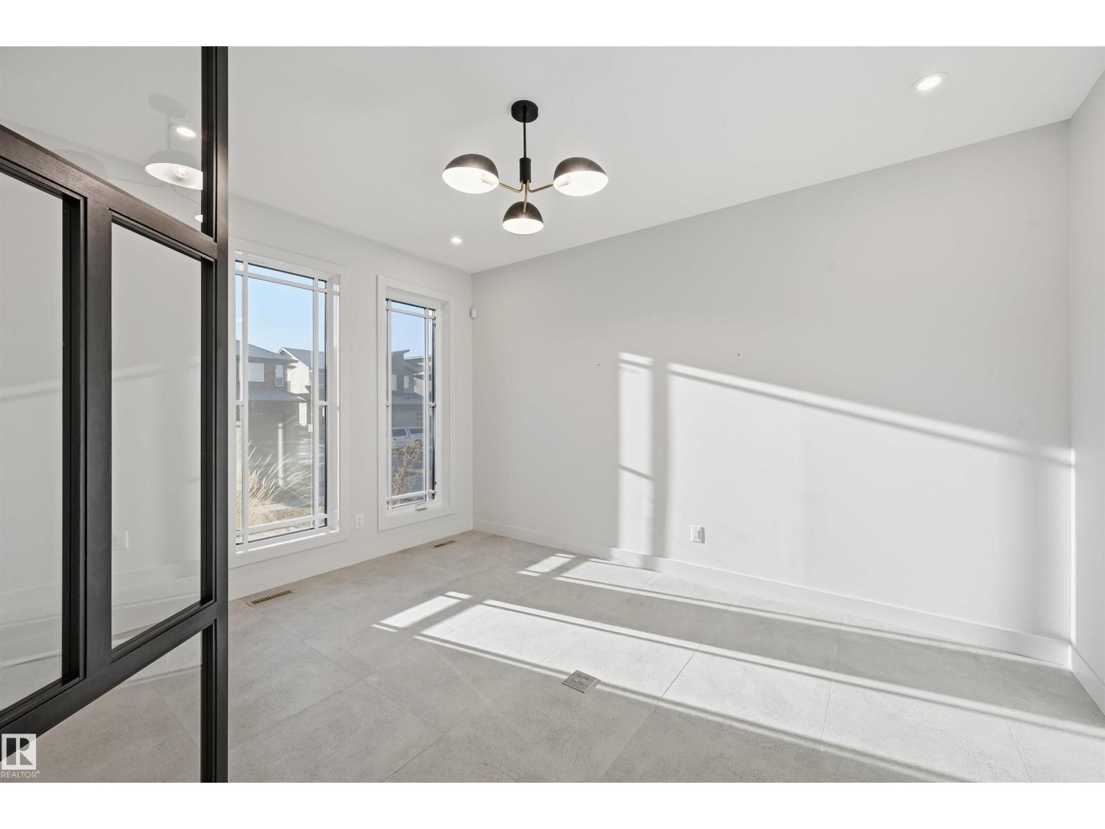 6038 Crawford Dr Sw, Edmonton, Alberta