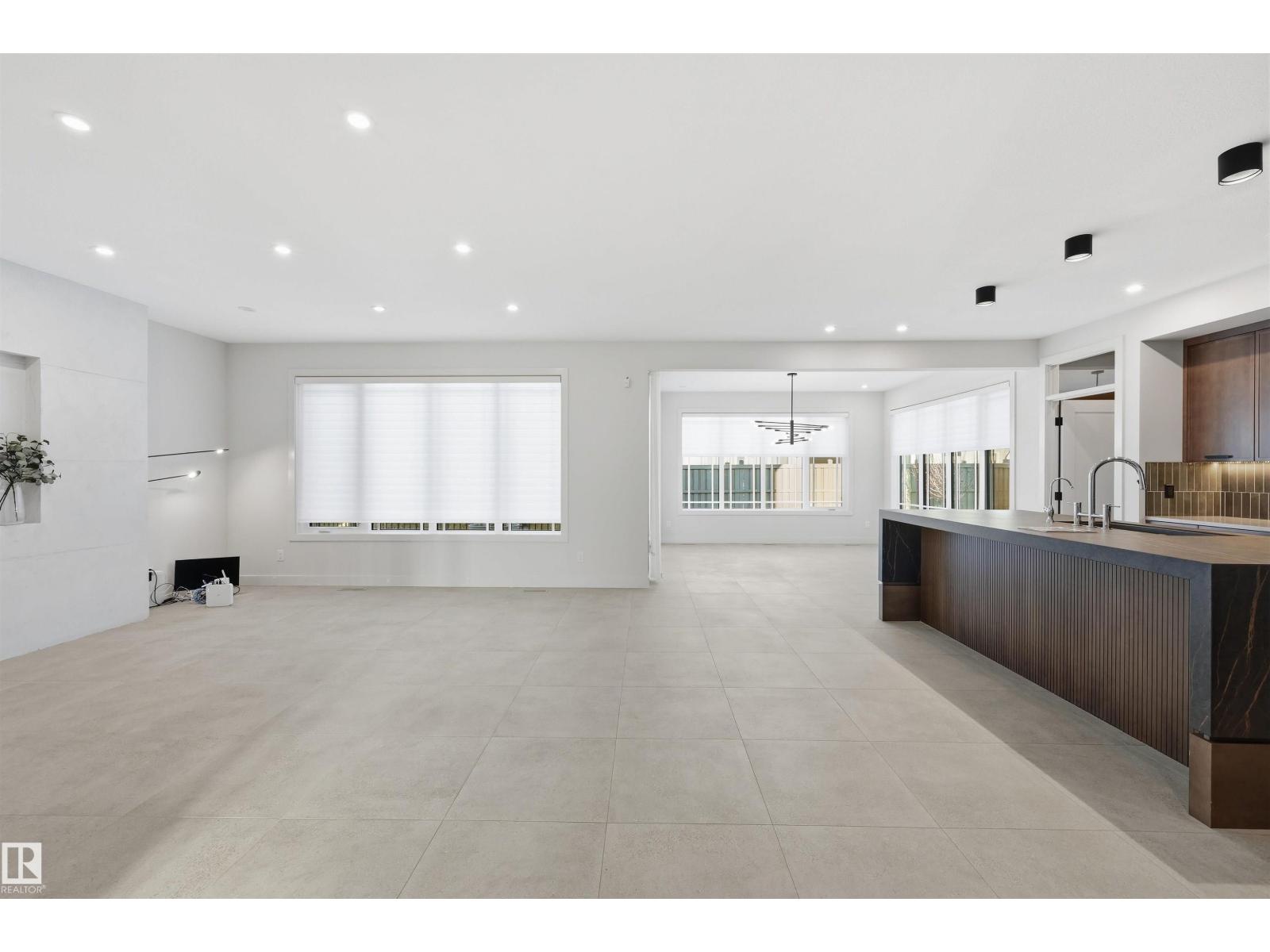 6038 Crawford Dr Sw, Edmonton, Alberta