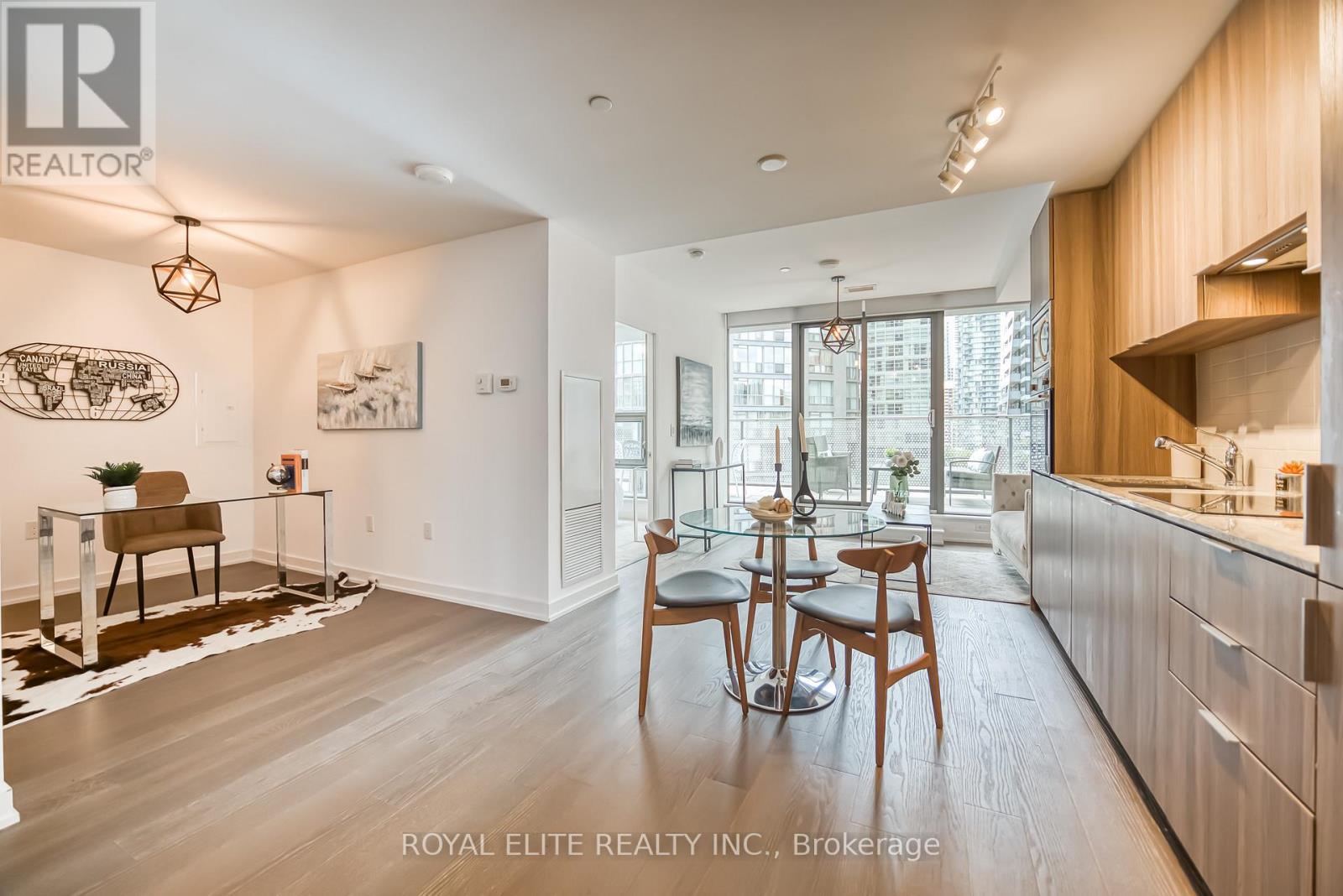 612 - 11 Wellesley Street W, Toronto (bay Street Corridor), Ontario