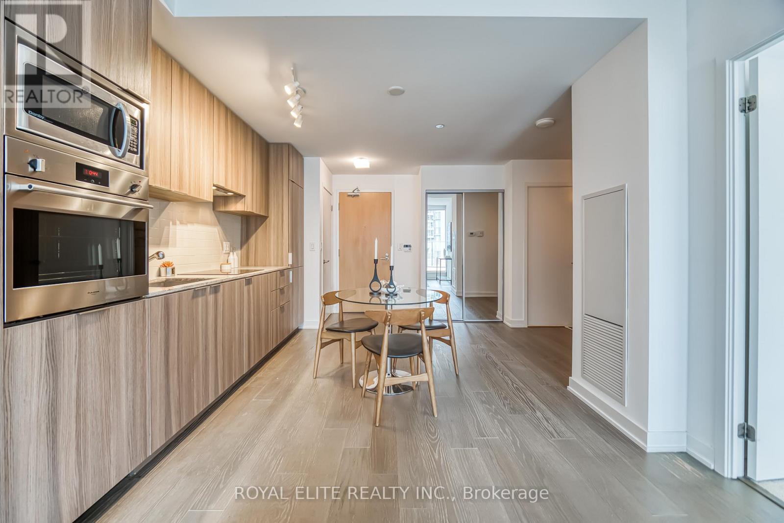 612 - 11 Wellesley Street W, Toronto (bay Street Corridor), Ontario