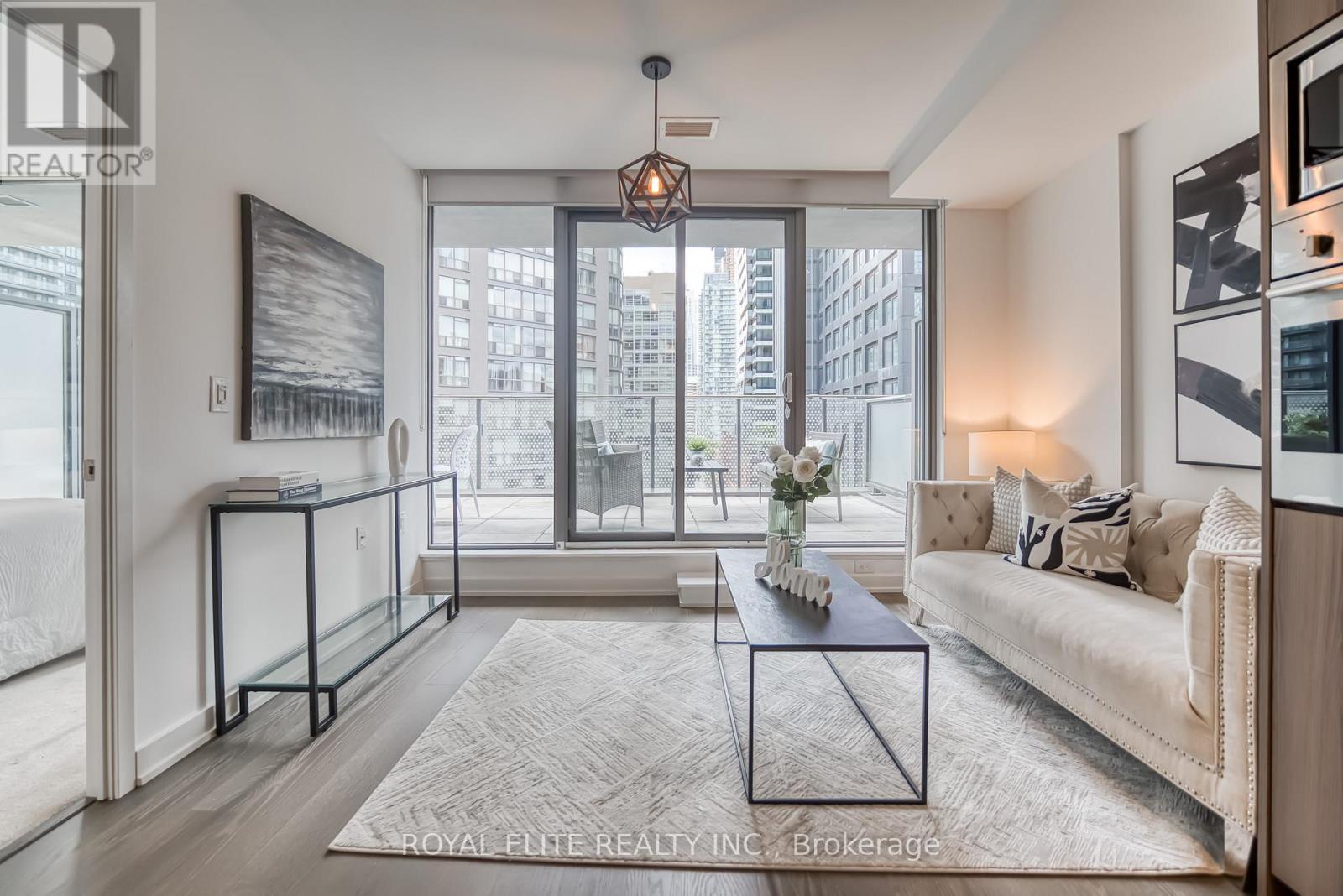 612 - 11 Wellesley Street W, Toronto (bay Street Corridor), Ontario