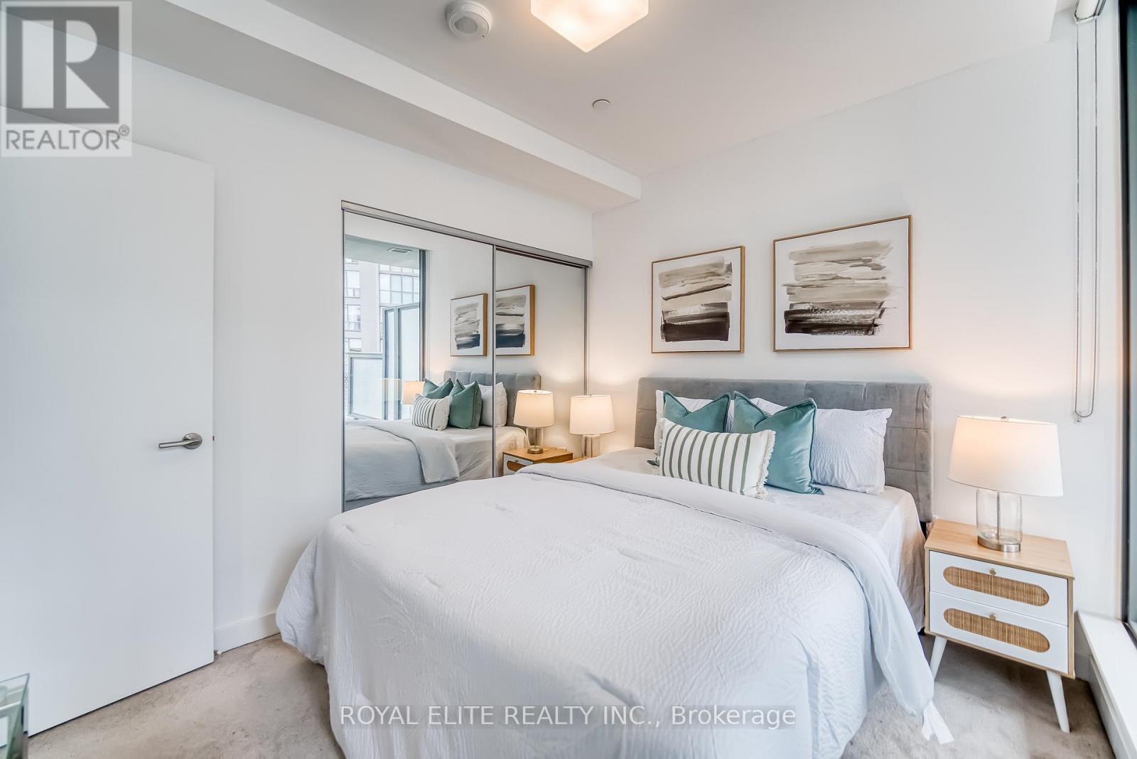 612 - 11 Wellesley Street W, Toronto (bay Street Corridor), Ontario