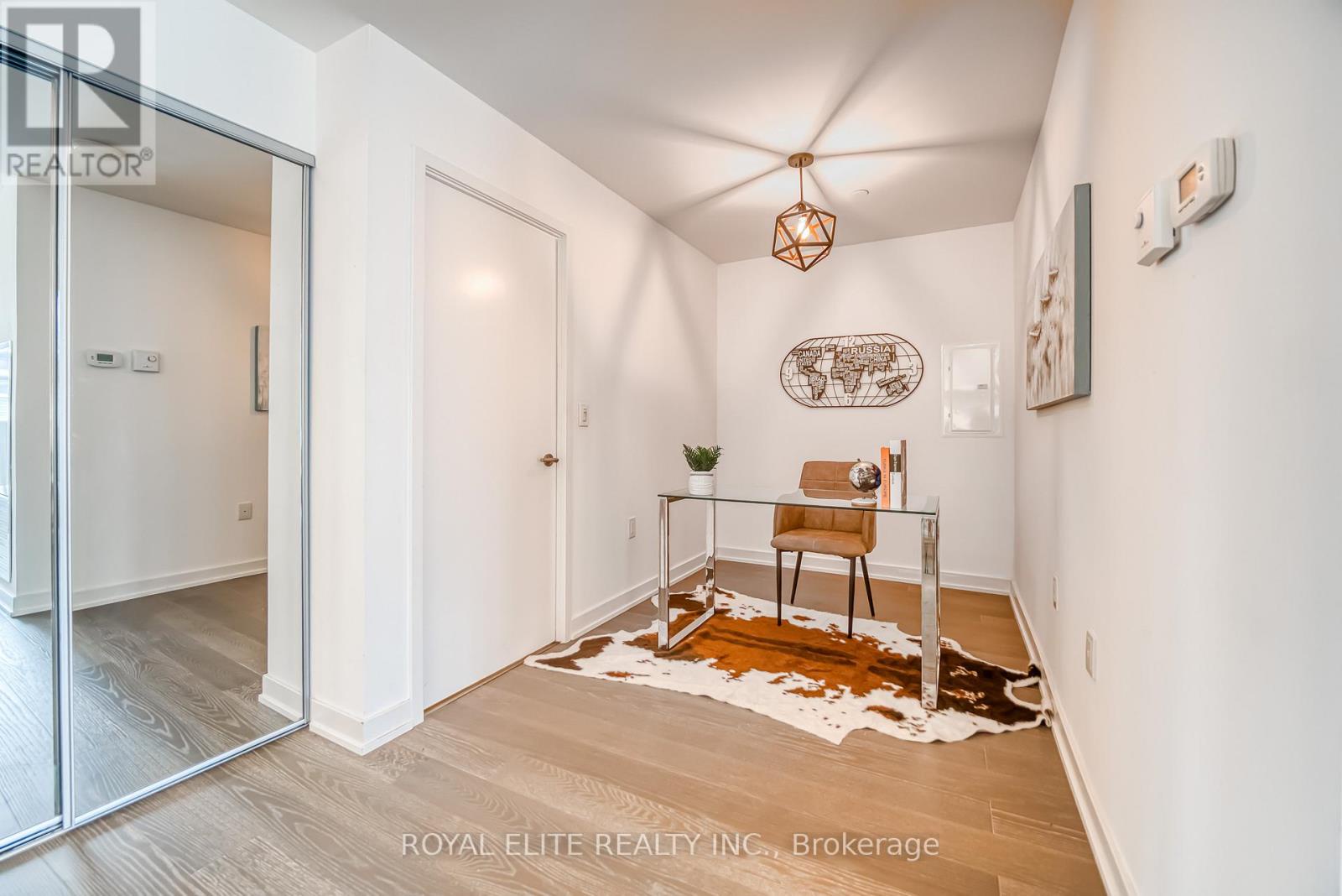 612 - 11 Wellesley Street W, Toronto (bay Street Corridor), Ontario