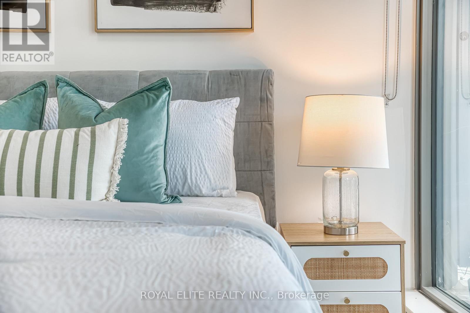 612 - 11 Wellesley Street W, Toronto (bay Street Corridor), Ontario