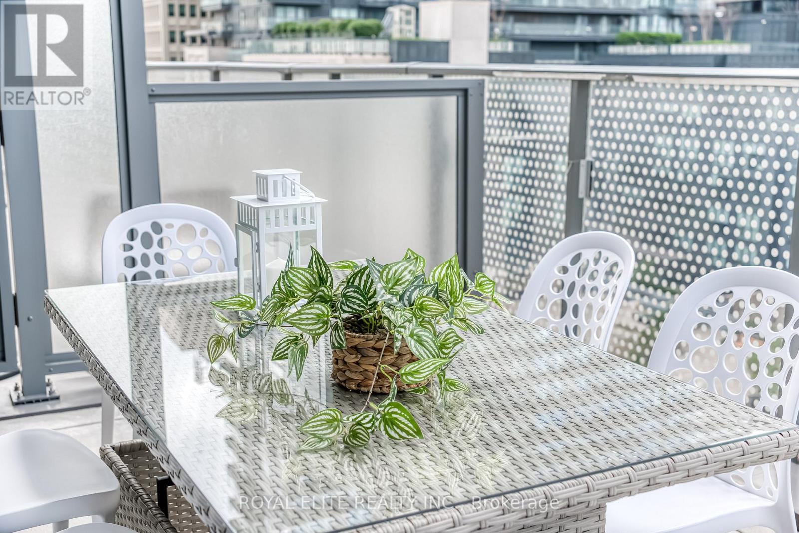 612 - 11 Wellesley Street W, Toronto (bay Street Corridor), Ontario