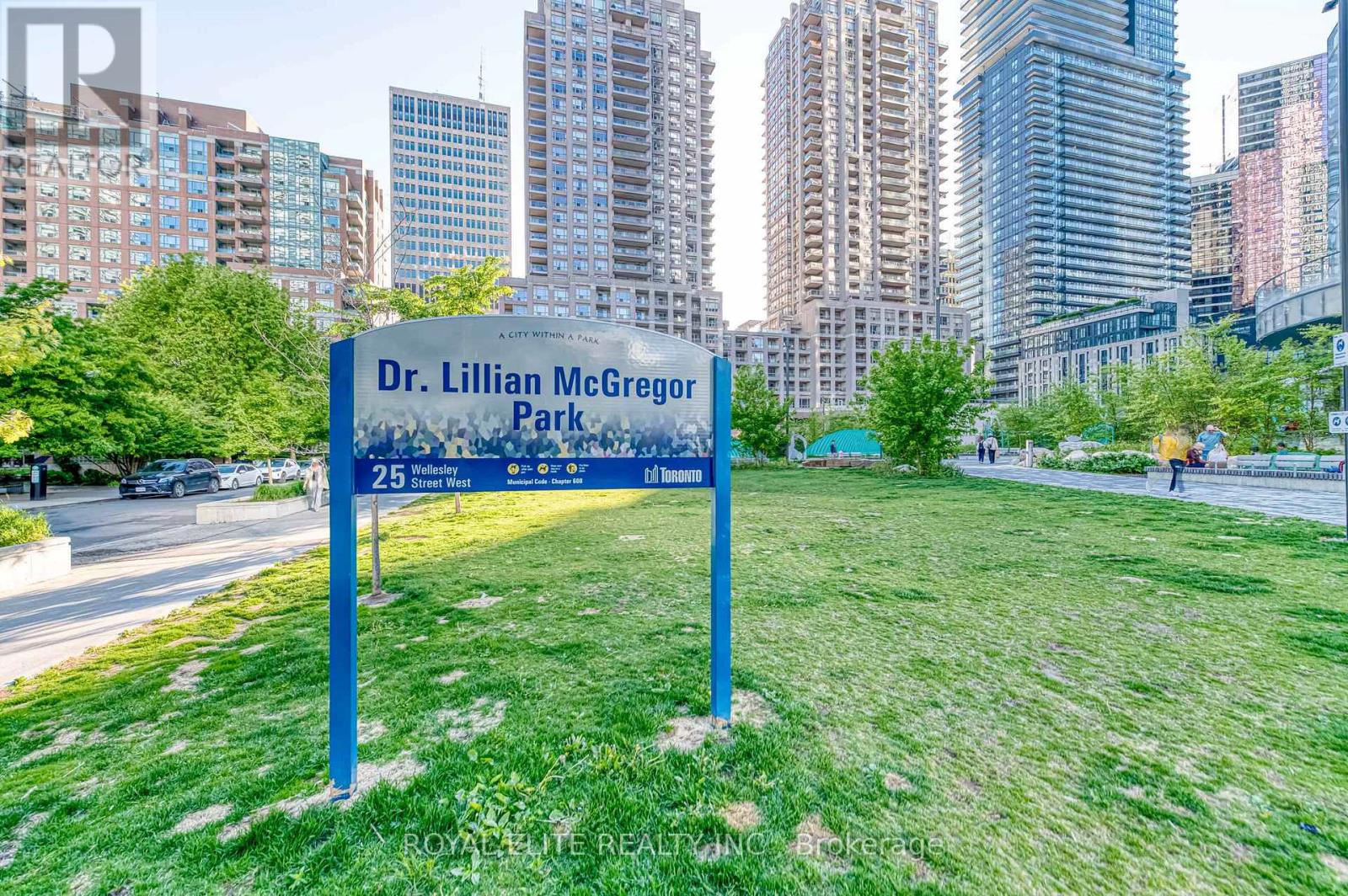 612 - 11 Wellesley Street W, Toronto (bay Street Corridor), Ontario