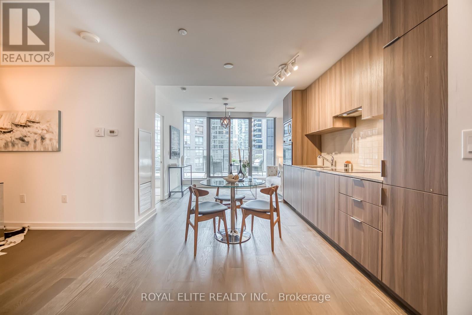 612 - 11 Wellesley Street W, Toronto (bay Street Corridor), Ontario