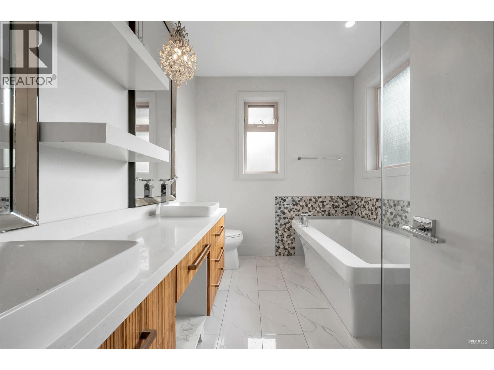 1450 Fulton Avenue, West Vancouver, British Columbia