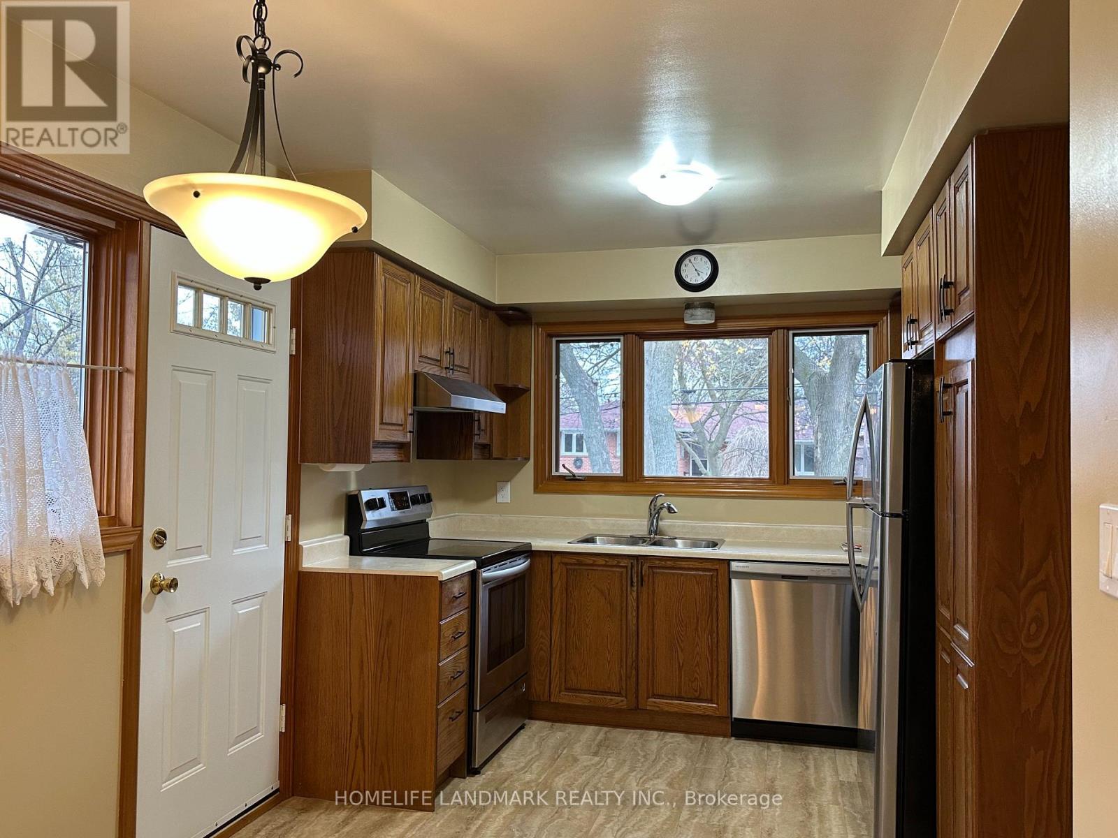 28 Landfair Crescent, Toronto (woburn), Ontario