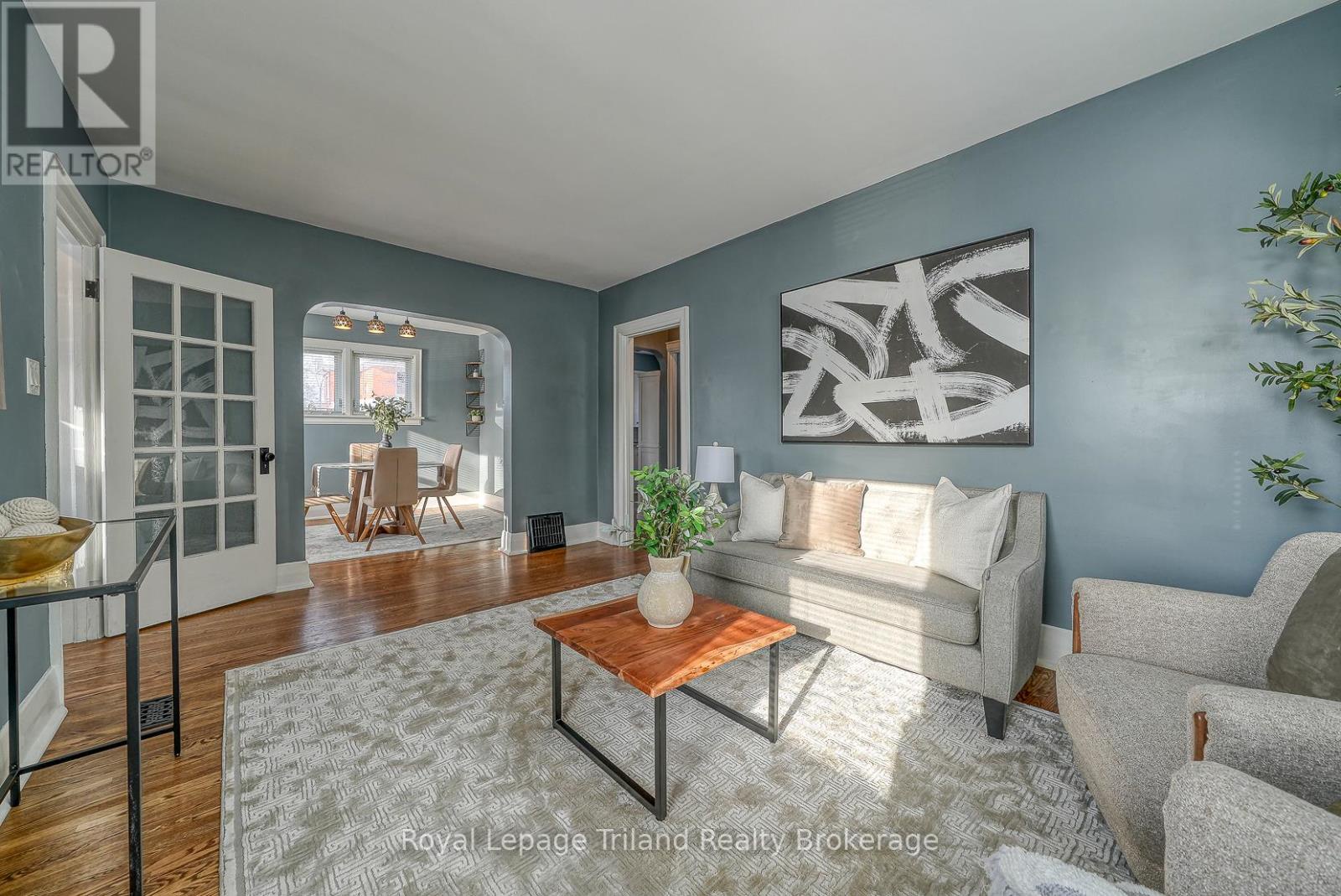 34 Concession Street W, Tillsonburg, Ontario