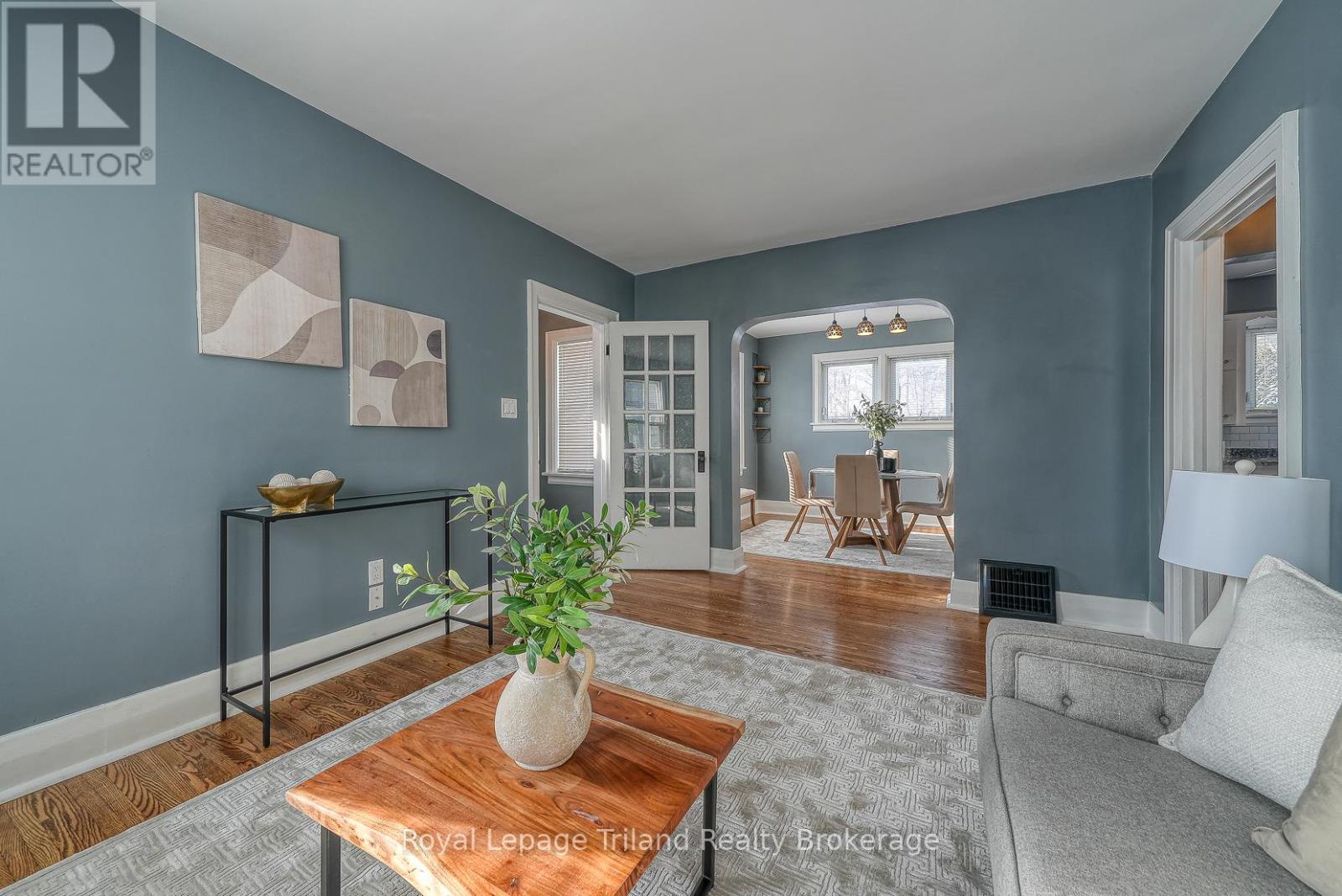 34 Concession Street W, Tillsonburg, Ontario