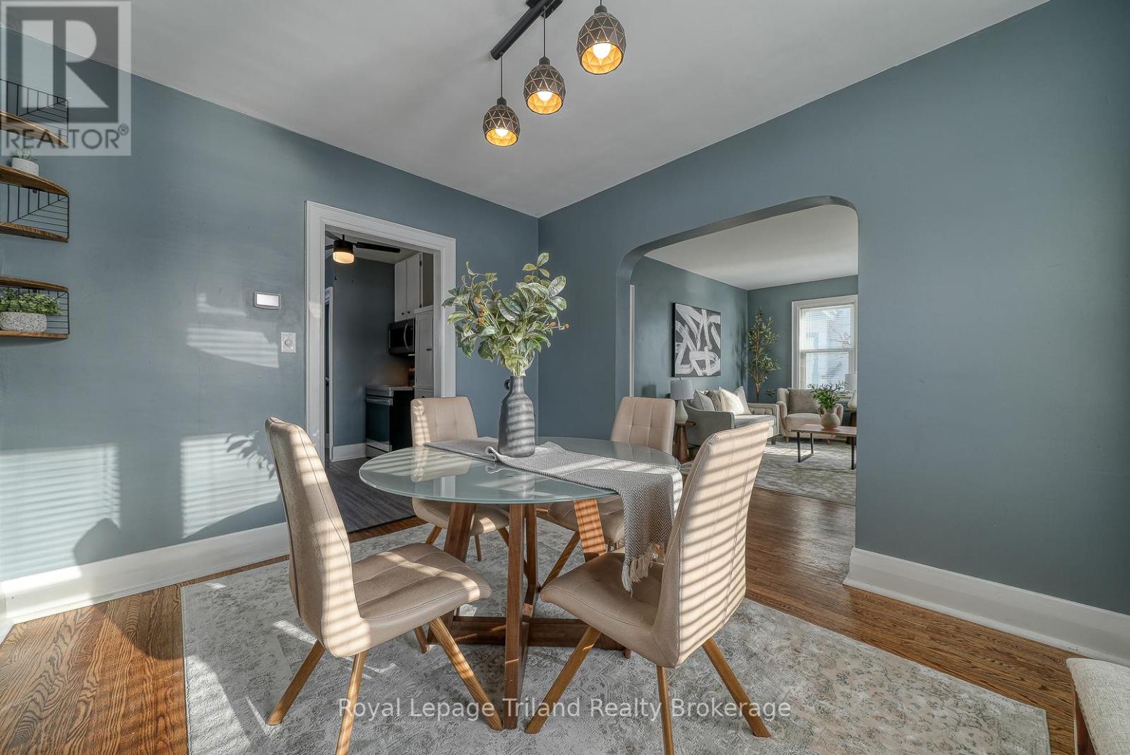 34 Concession Street W, Tillsonburg, Ontario