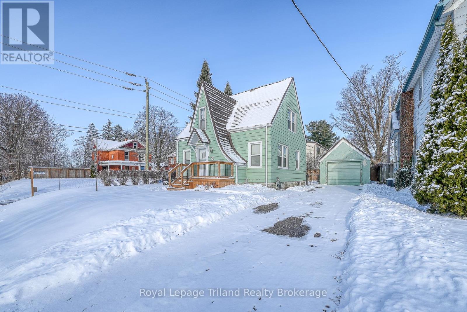 34 Concession Street W, Tillsonburg, Ontario