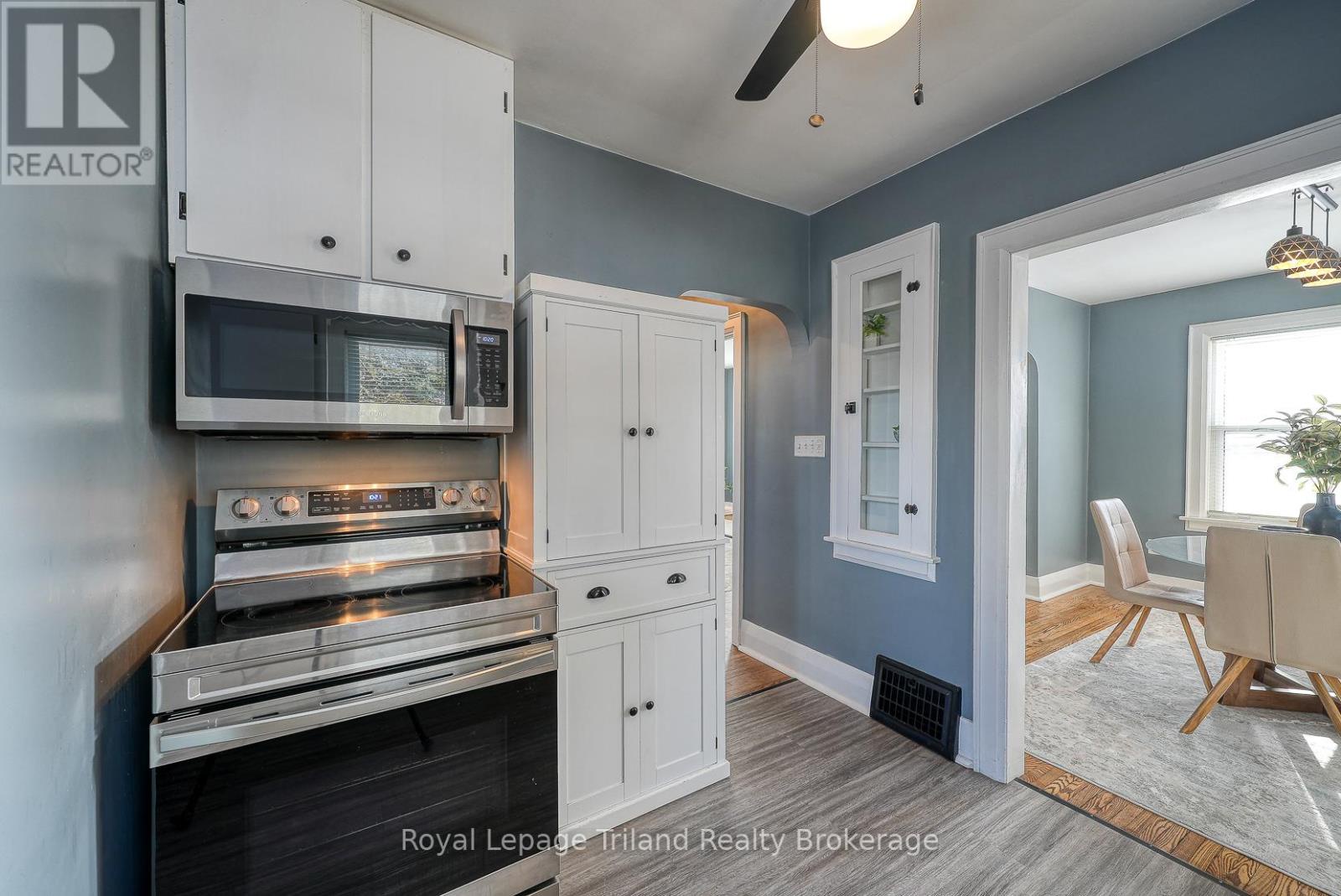 34 Concession Street W, Tillsonburg, Ontario