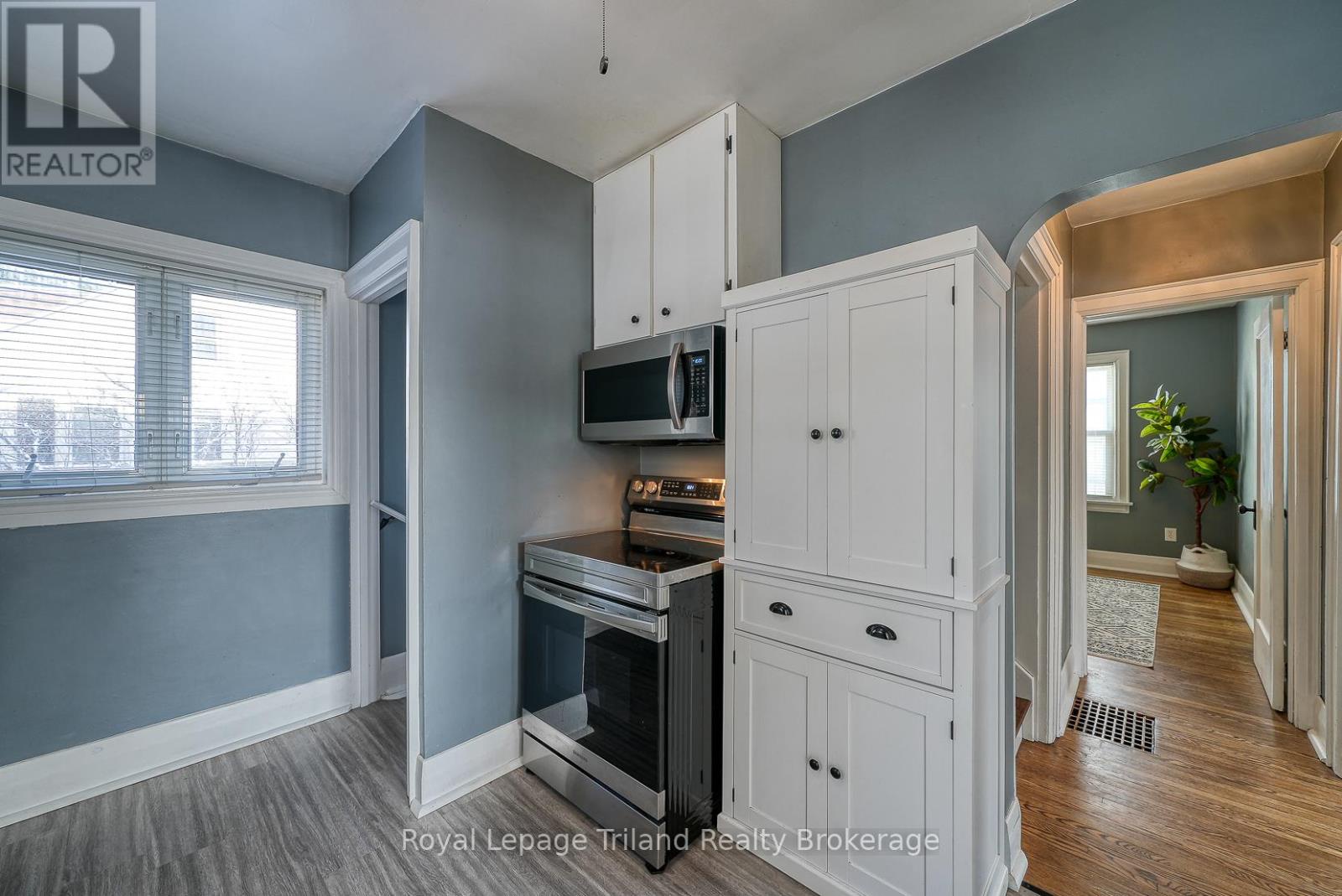 34 Concession Street W, Tillsonburg, Ontario