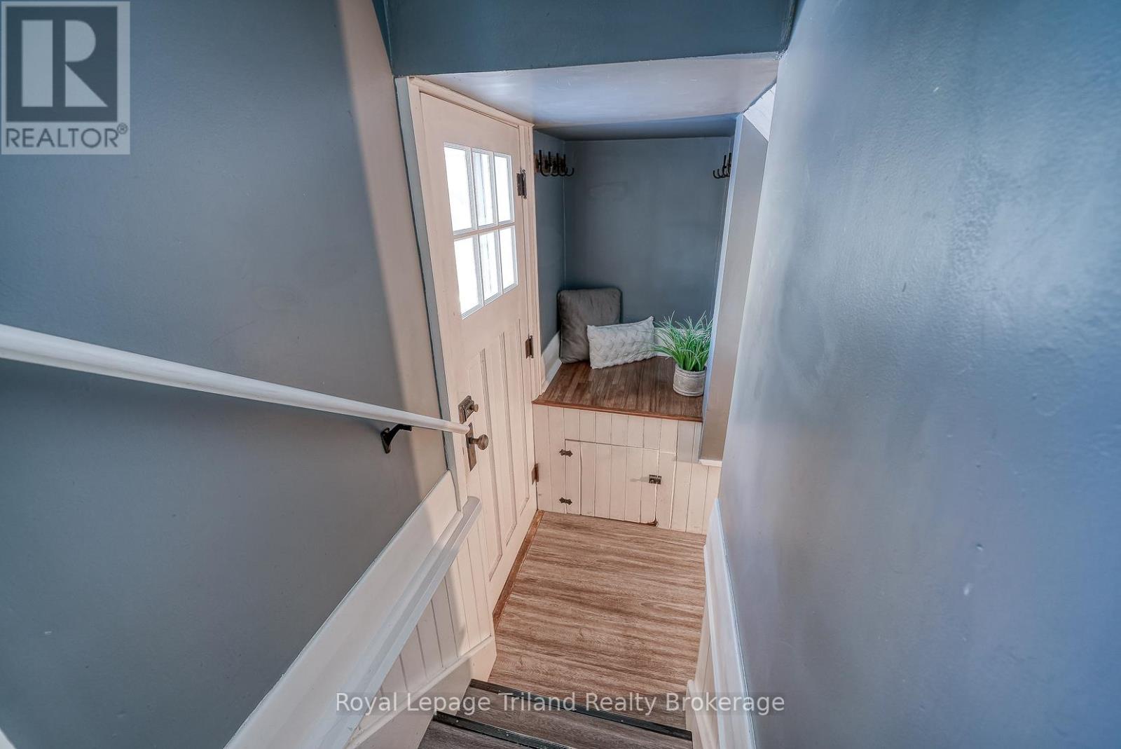 34 Concession Street W, Tillsonburg, Ontario