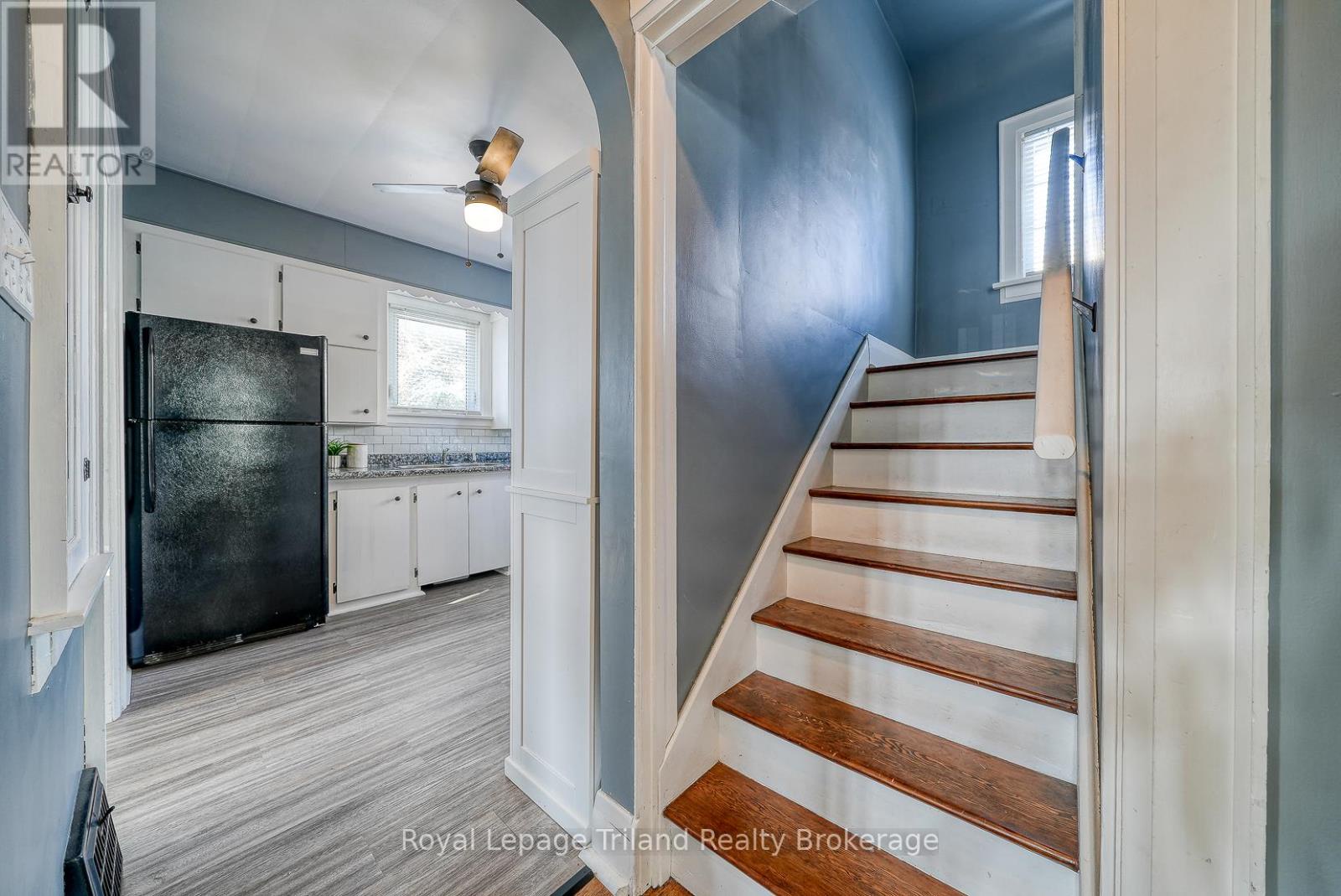 34 Concession Street W, Tillsonburg, Ontario