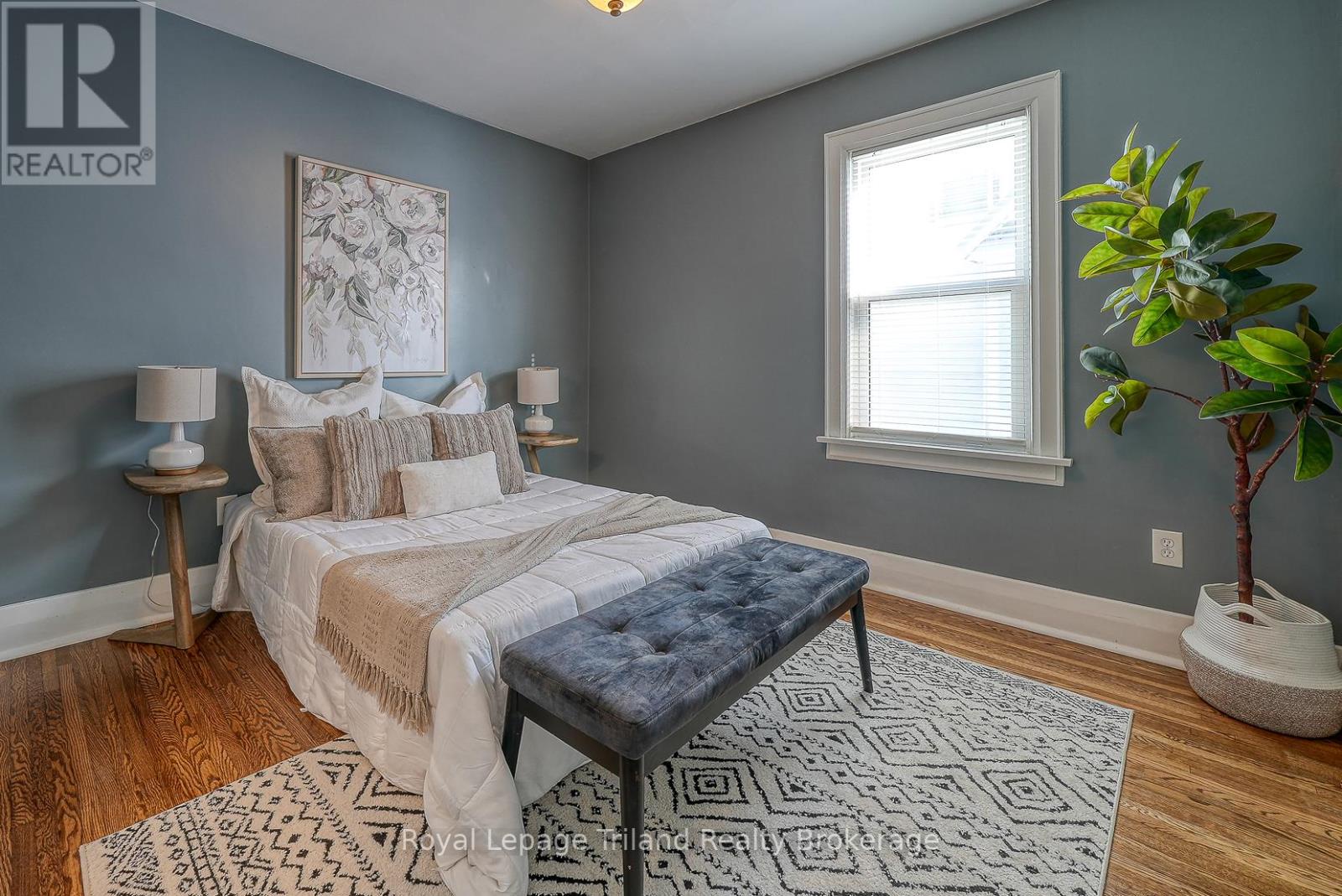 34 Concession Street W, Tillsonburg, Ontario