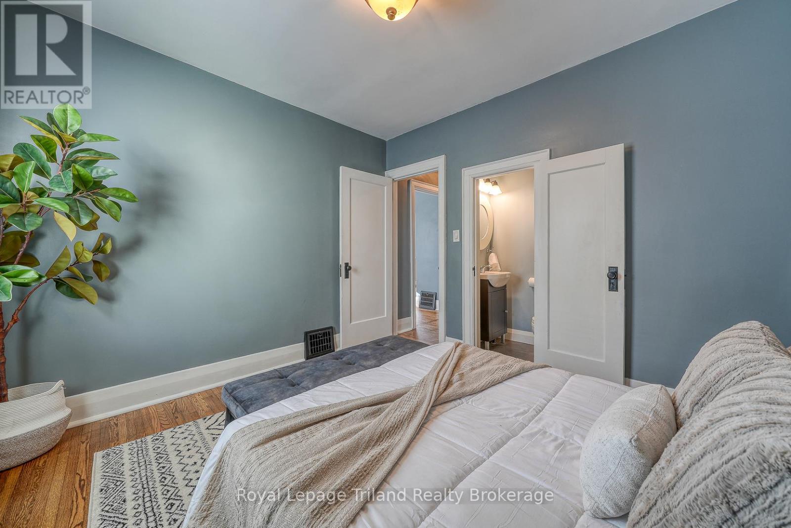 34 Concession Street W, Tillsonburg, Ontario