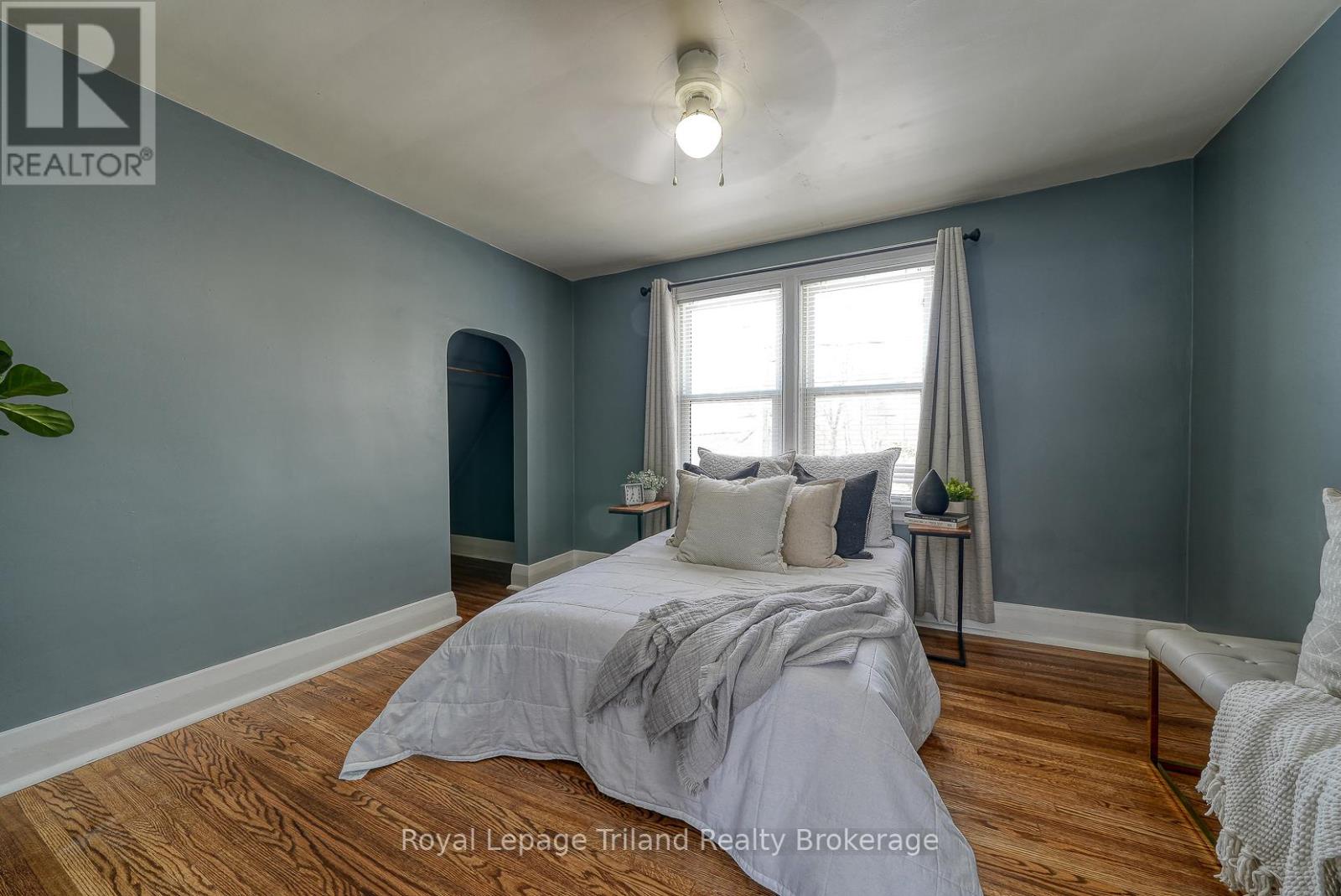 34 Concession Street W, Tillsonburg, Ontario